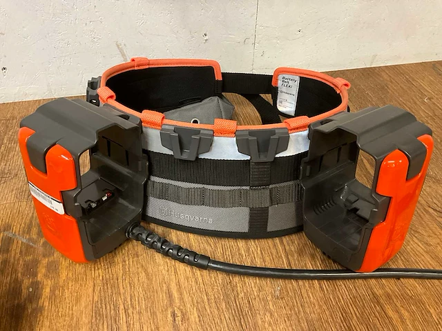 Husqvarna battery belt met adapter kit + 1x battery bli300 - afbeelding 4 van  8