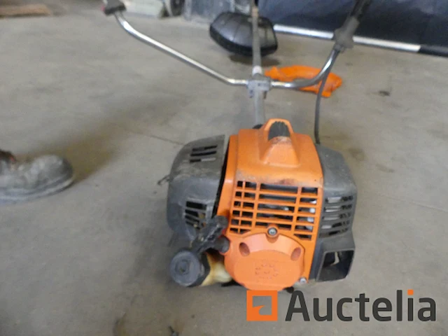 Husqvarna benzine bosmaaier - afbeelding 2 van  9