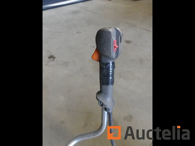 Husqvarna benzine bosmaaier - afbeelding 4 van  9