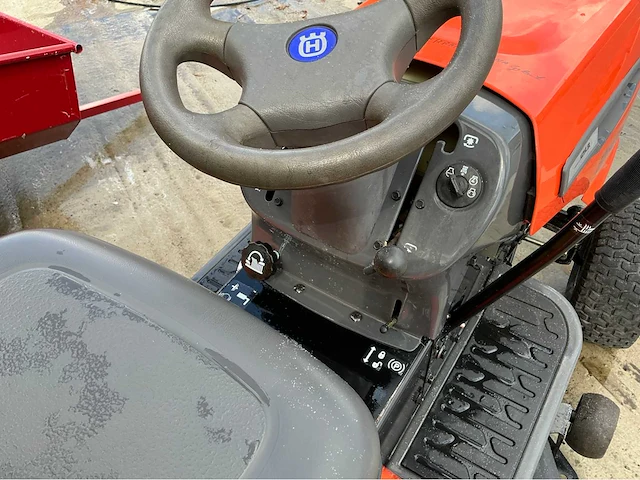 Husqvarna cth151 grasmaaier van het tractortype - afbeelding 2 van  13