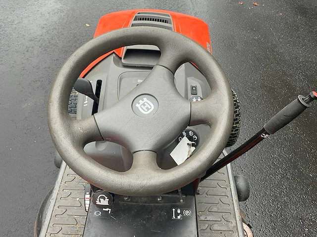 Husqvarna cth151 zitmaaier hydrostatisch - afbeelding 12 van  16