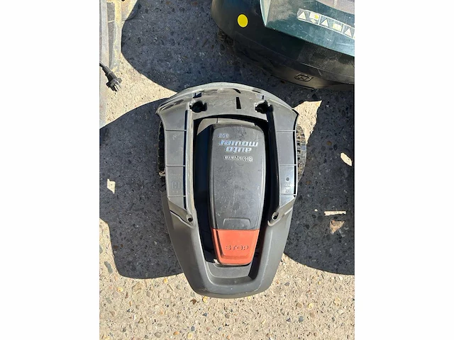 Husqvarna + gardena - divers - robot lawn mower - afbeelding 9 van  10