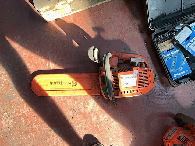 Husqvarna kettingzaag (2x) - afbeelding 6 van  7