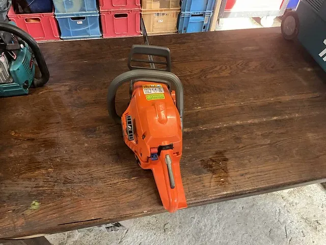 Husqvarna kettingzaag - afbeelding 3 van  3