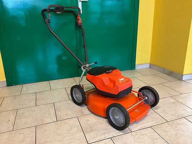 Husqvarna lb448i accu duw grasmaaier mulcher - afbeelding 1 van  10