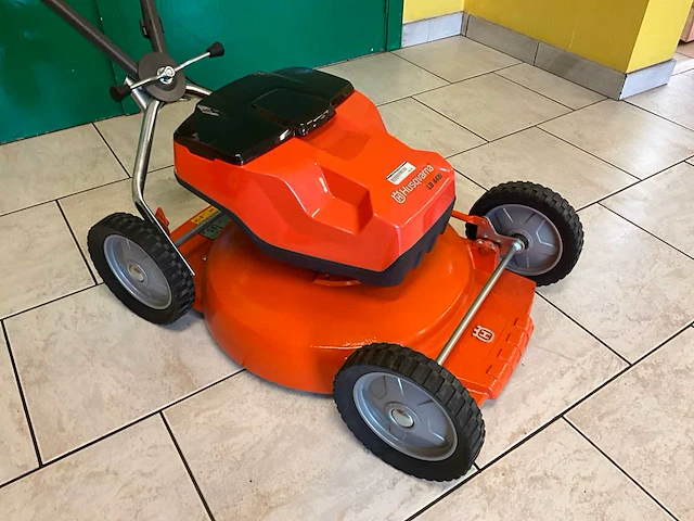 Husqvarna lb448i accu duw grasmaaier mulcher - afbeelding 3 van  10