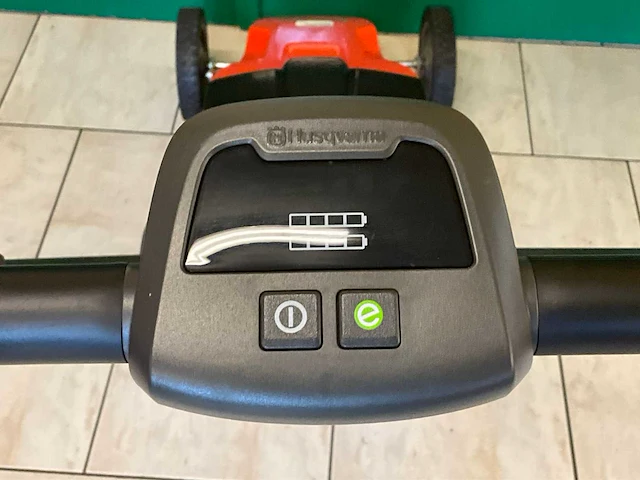 Husqvarna lb448i accu duw grasmaaier mulcher - afbeelding 9 van  10