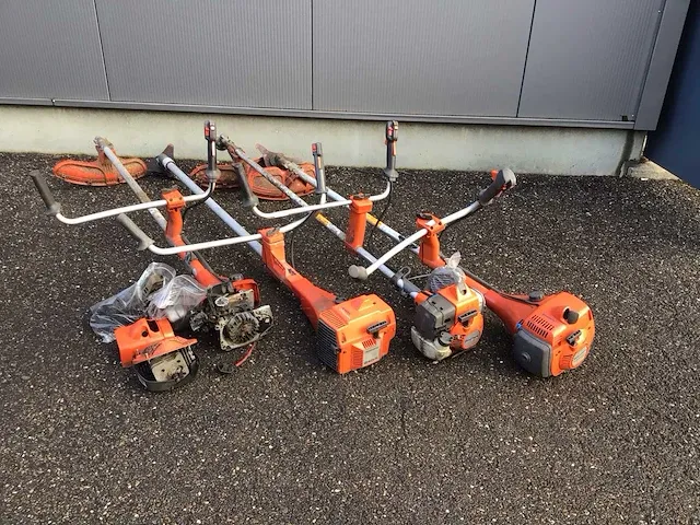 Husqvarna partij benzine bosmaaier (4x) - afbeelding 1 van  8