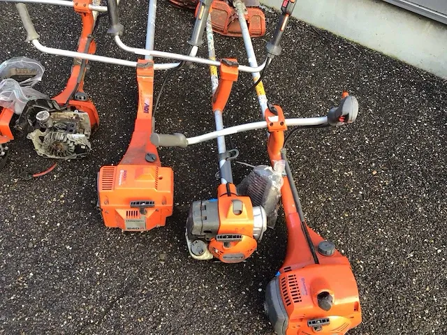 Husqvarna partij benzine bosmaaier (4x) - afbeelding 2 van  8