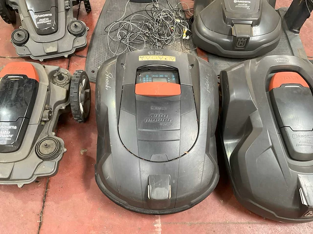 Husqvarna robotmaaier (6x) - afbeelding 4 van  9