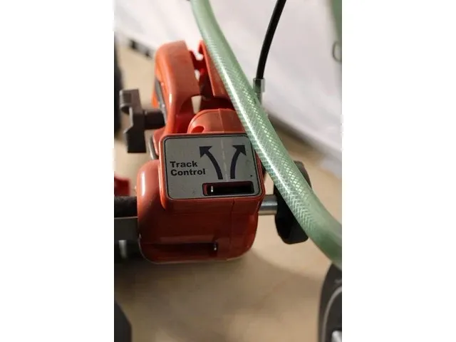 'husqvarna zaagtrolley kv750 (met watertank) - afbeelding 1 van  4