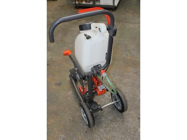 Husqvarna zaagtrolley kv750 (met watertank) - afbeelding 3 van  4
