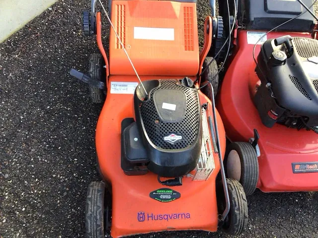 Husqvarna/sandri garden r147s/sg51sp benzine grasmaaier (2x) - afbeelding 4 van  6