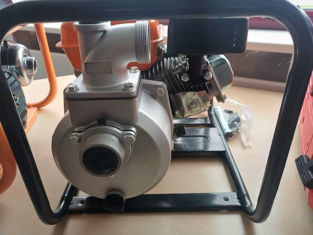 Huttenberg - huttenberg benzine waterpomp - afbeelding 4 van  6