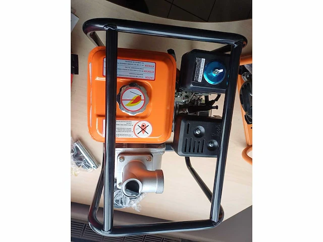 Huttenberg - huttenberg benzine waterpomp - afbeelding 5 van  6