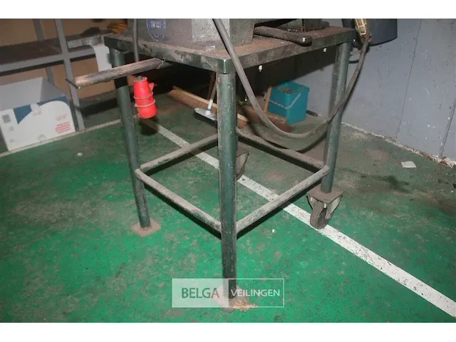 Huvema afkortzaagmachine - afbeelding 5 van  8