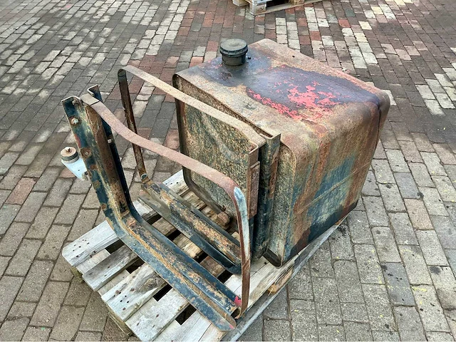 Hydrauliek tank opslag - afbeelding 1 van  5