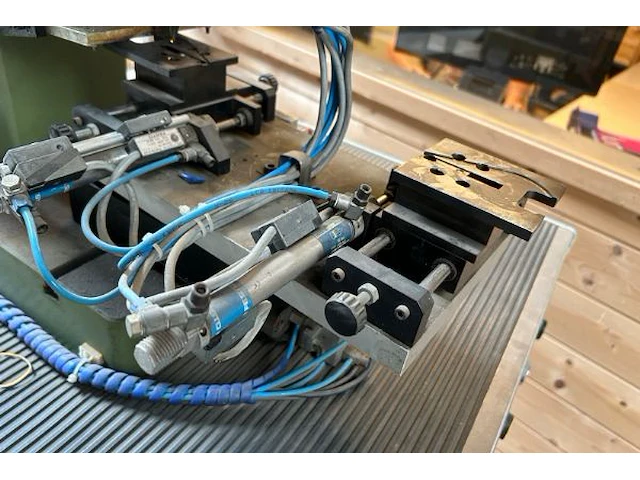 Hydraulische baltec radial klinkmachine - afbeelding 7 van  12