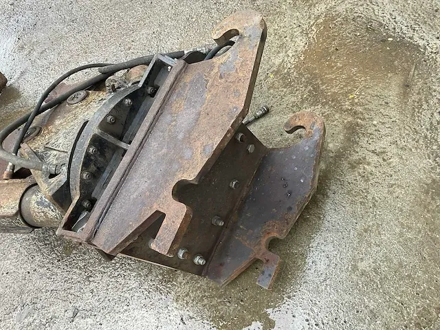 Hydraulische betonschaar - afbeelding 5 van  8