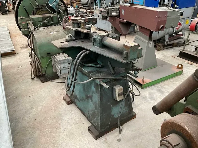 Hydraulische buigmachine voor buisstaal - afbeelding 6 van  6