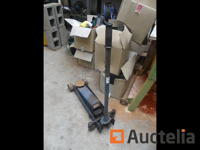 Hydraulische garagekrik 1500 kg - afbeelding 1 van  7