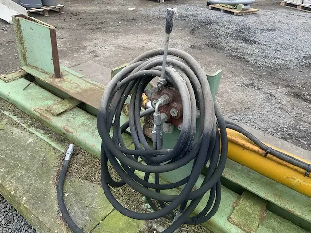 Hydraulische gestuurde kloofmachine - afbeelding 4 van  6