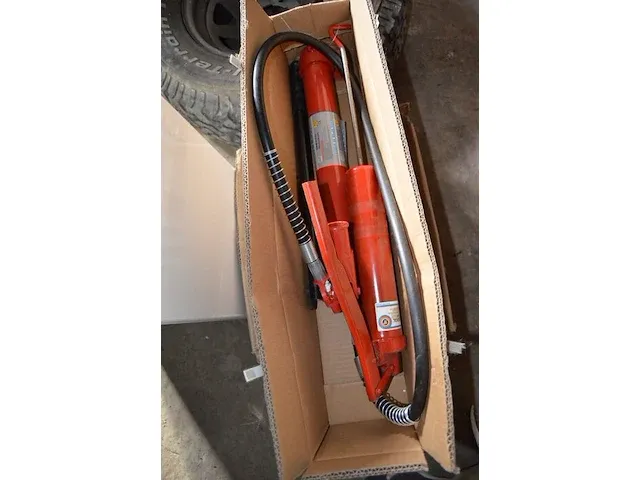 Hydraulische gloeibougie verwijder set hbm, uitdeukset hbm 10 ton - afbeelding 5 van  7