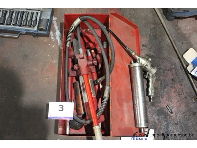 Hydraulische handpomp blackhawk plus vetpomp - afbeelding 1 van  3