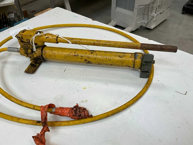 Hydraulische handpomp - afbeelding 1 van  3