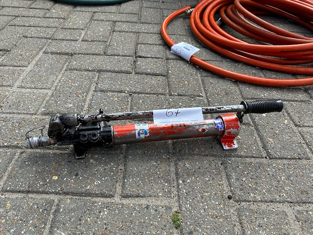 Hydraulische handpomp - afbeelding 1 van  4