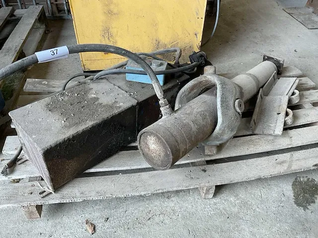 Hydraulische kipcilinder - afbeelding 1 van  2