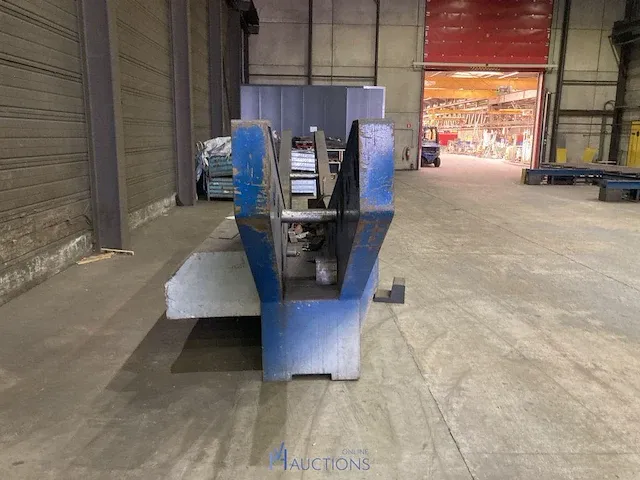 Hydraulische knikbank busschers - afbeelding 4 van  8