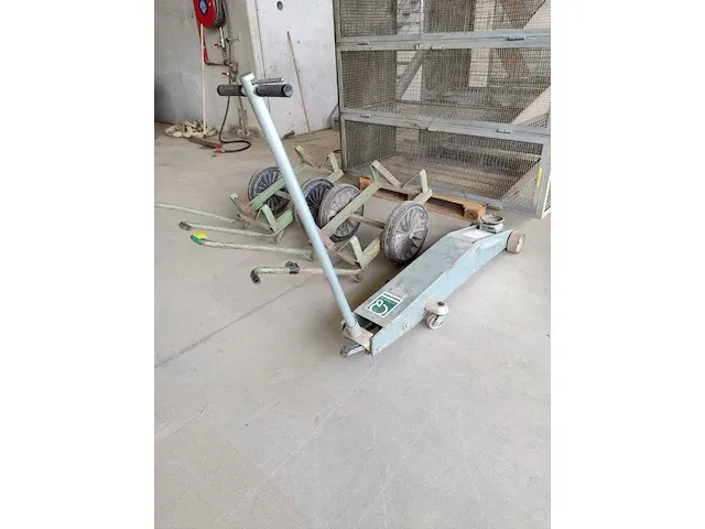 Hydraulische krik 10 ton - afbeelding 1 van  2