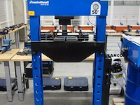 Hydraulische pers metallkraft - afbeelding 1 van  6