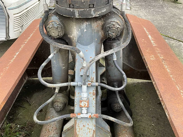 Hydraulische roterende 2-schalengrijper - afbeelding 6 van  9