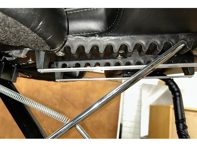 Hydraulische tatoeagestoel, bed, bank - afbeelding 10 van  13
