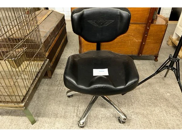 Hydraulische tatoeagestoel, bed, bank - afbeelding 12 van  13