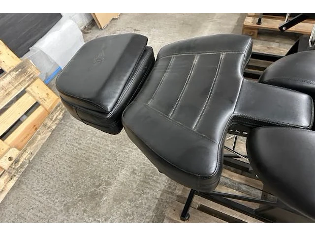 Hydraulische tattoostoel - afbeelding 4 van  10