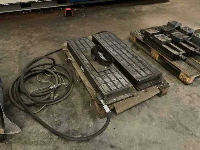 Hydro-magnetische opspantafel (2x) - afbeelding 1 van  3