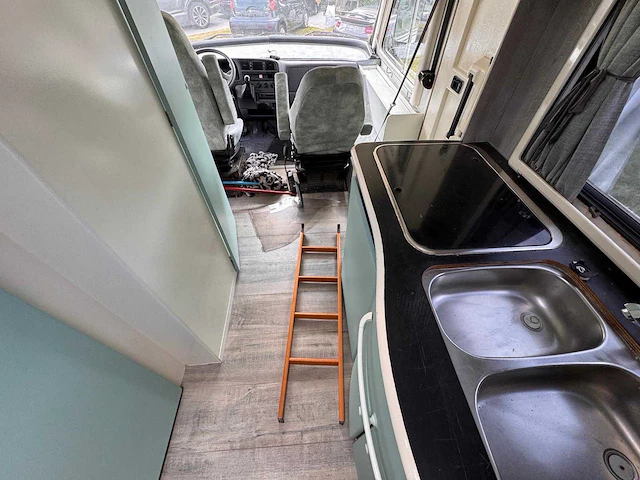 Hymer camper - afbeelding 20 van  36