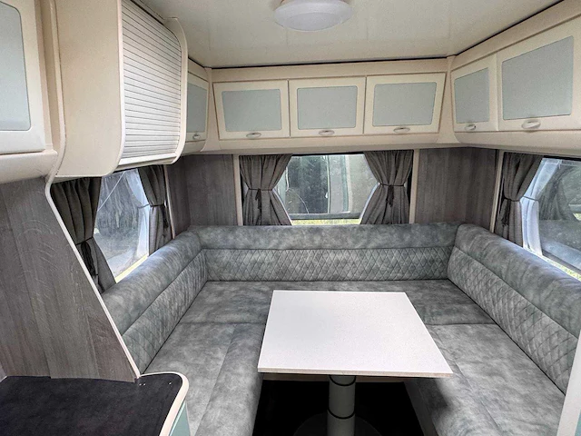 Hymer camper - afbeelding 24 van  36