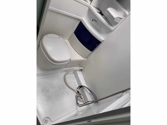 Hymer camper - afbeelding 27 van  36