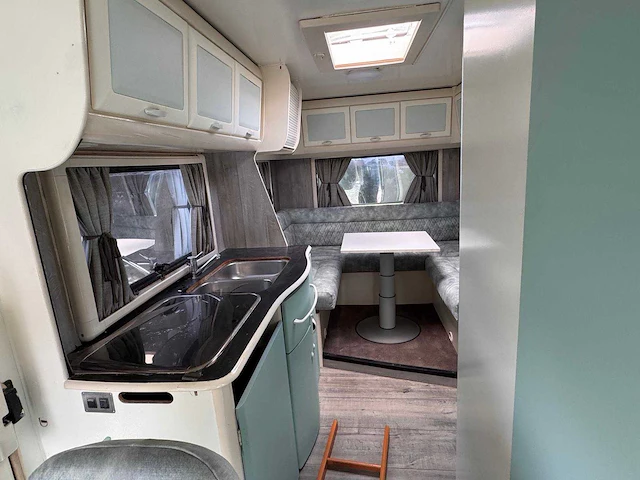 Hymer camper - afbeelding 28 van  36