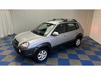 Hyundai - 2005 - tucson - personenauto - afbeelding 18 van  47