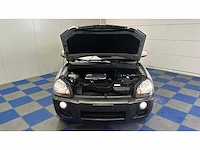 Hyundai - 2005 - tucson - personenauto - afbeelding 20 van  47