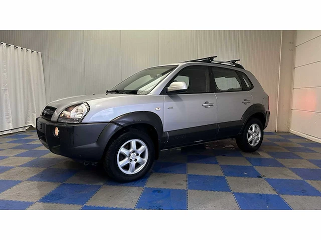 Hyundai - 2005 - tucson - personenauto - afbeelding 24 van  47