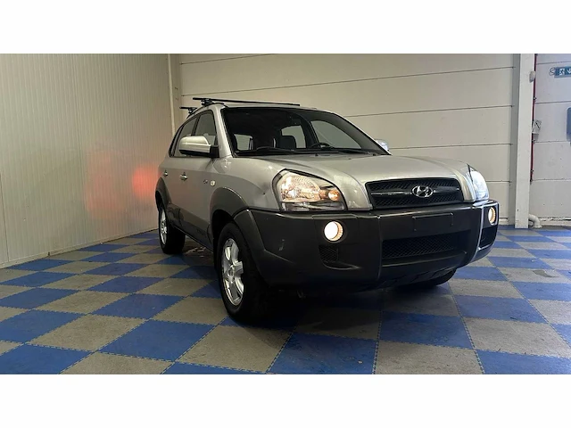 Hyundai - 2005 - tucson - personenauto - afbeelding 25 van  47