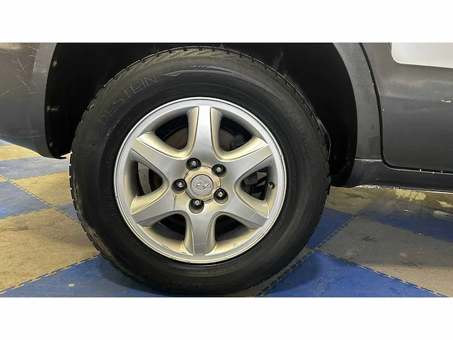 Hyundai - 2005 - tucson - personenauto - afbeelding 32 van  47