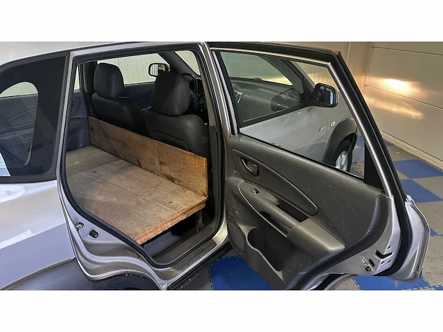 Hyundai - 2005 - tucson - personenauto - afbeelding 33 van  47