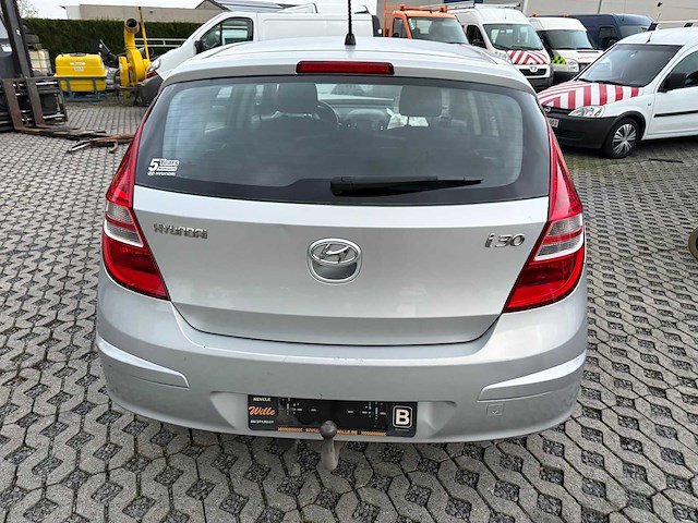Hyundai - 2010 - i30 - personenauto - afbeelding 3 van  16